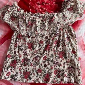 American Eagle of the shoulder top